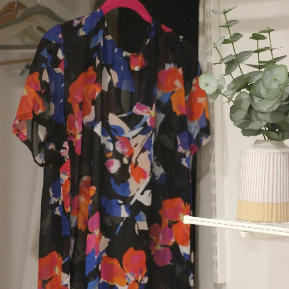 Vince Camuto Floral Sheer Dress Size 1X - Picture 2 of 8